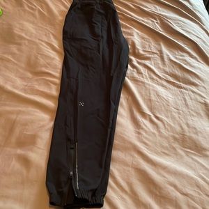 Lululemon Men’s Medium windbreaker jogger